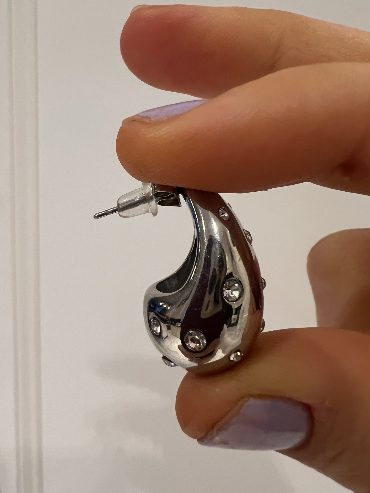 Chunky silver teardrop with zirconia