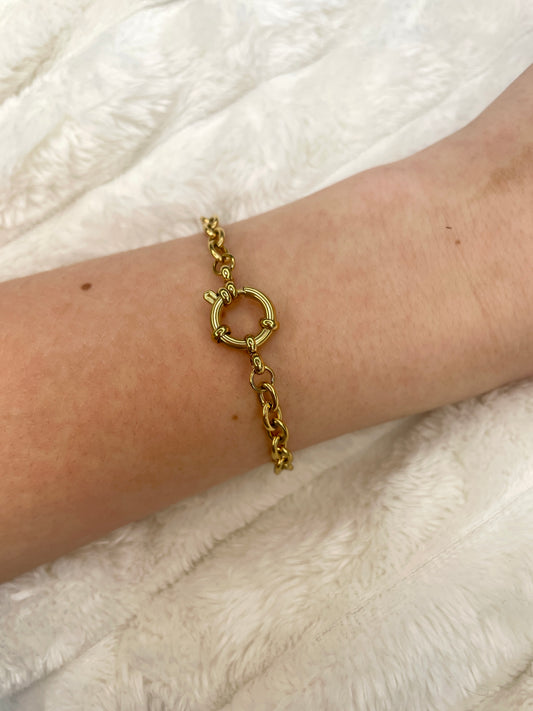 Gold Circle Clasp Bracelet