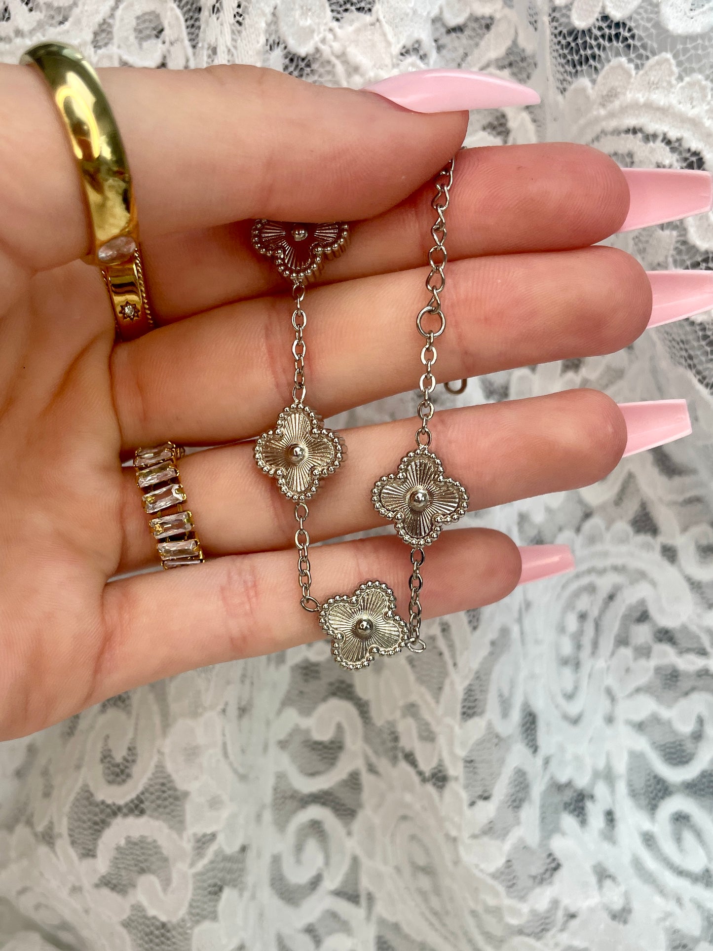 Gold clover bracelet