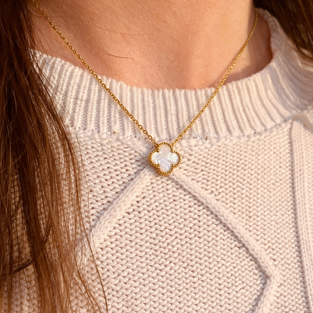 Minimal Clover Necklace