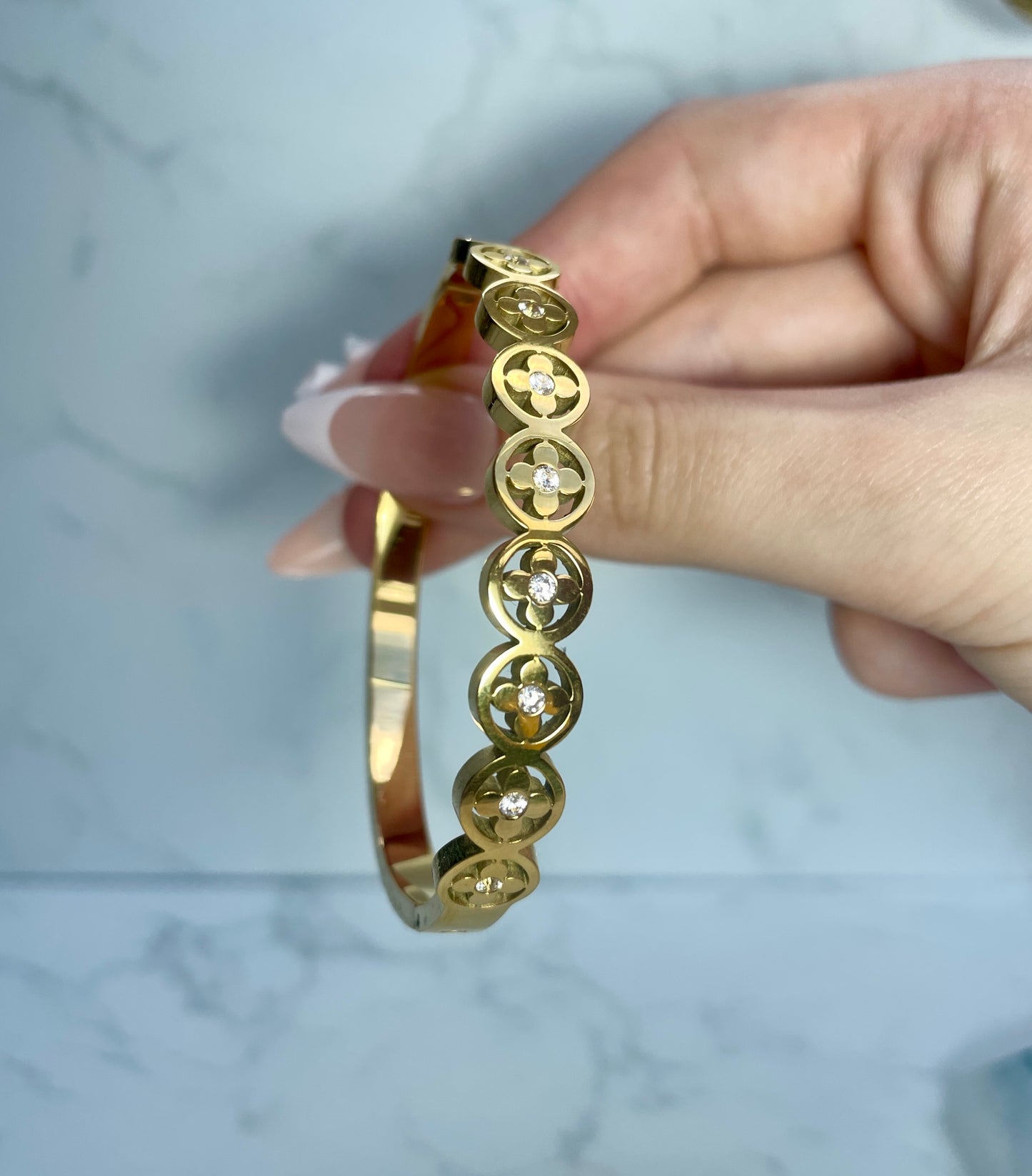 Crystal clover bracelet