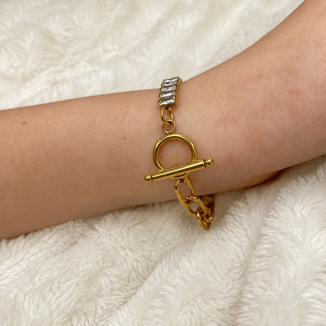 Magnomia’s Crystal shiny bracelet 