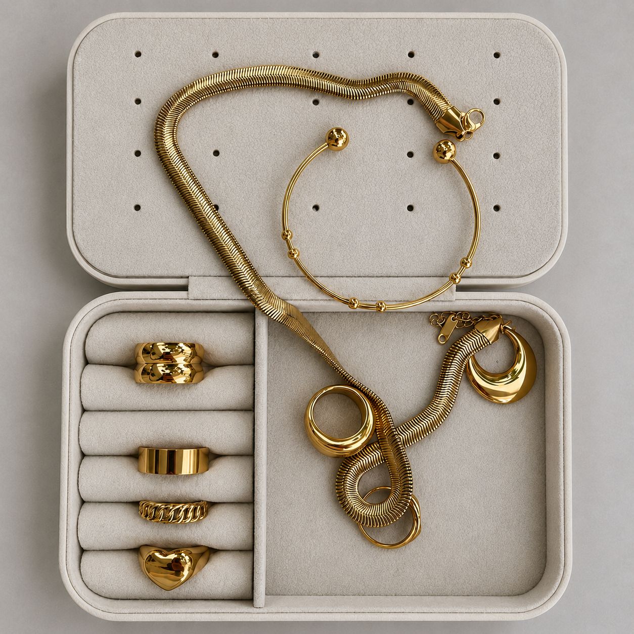 magnomia's jewellery box