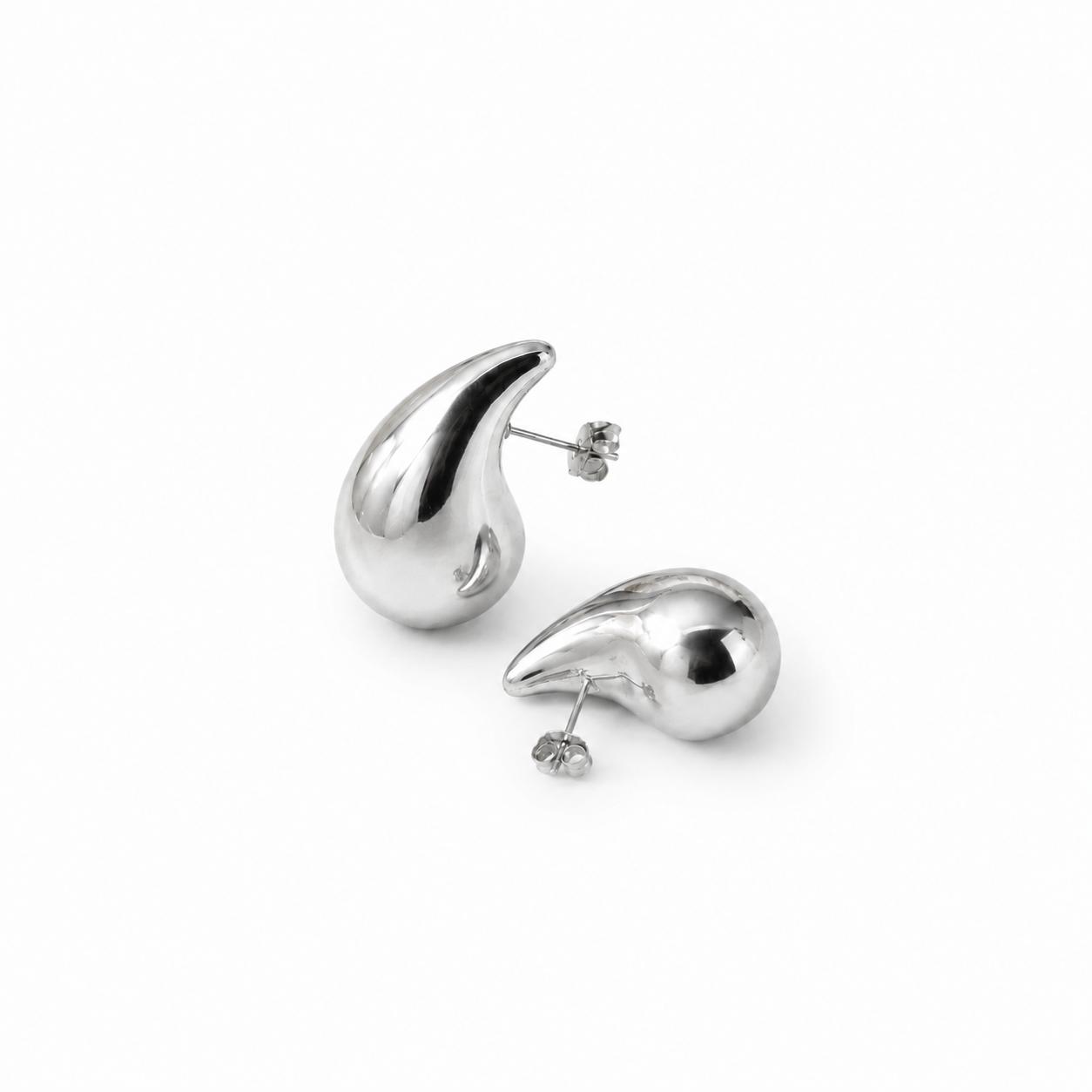 silver Teardrop stud earrings