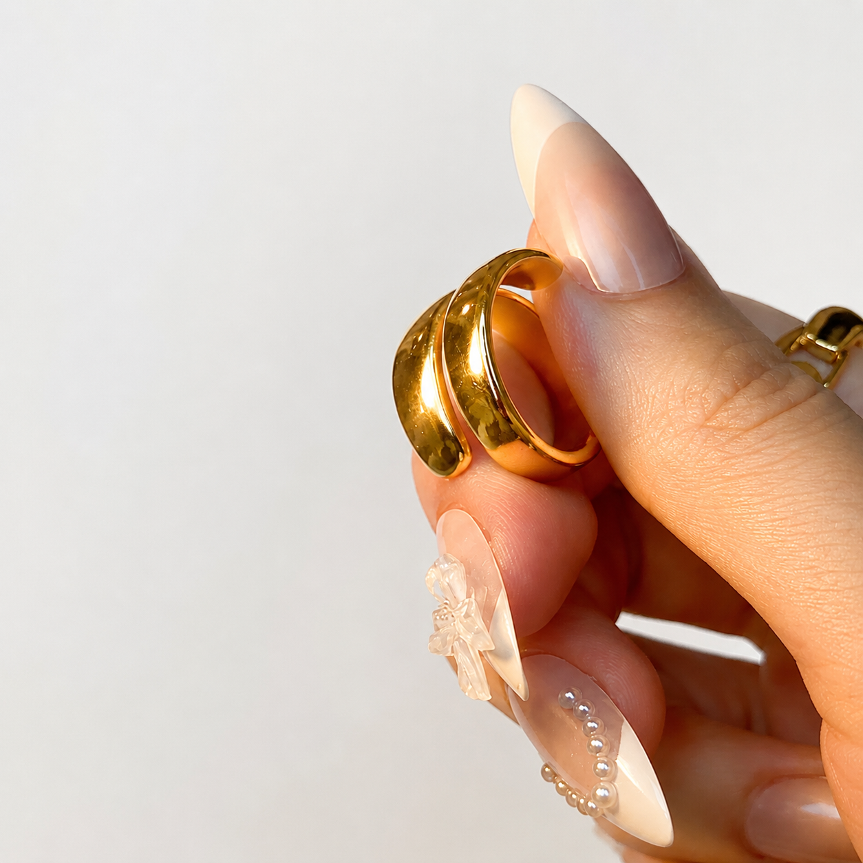 spiral ring hand